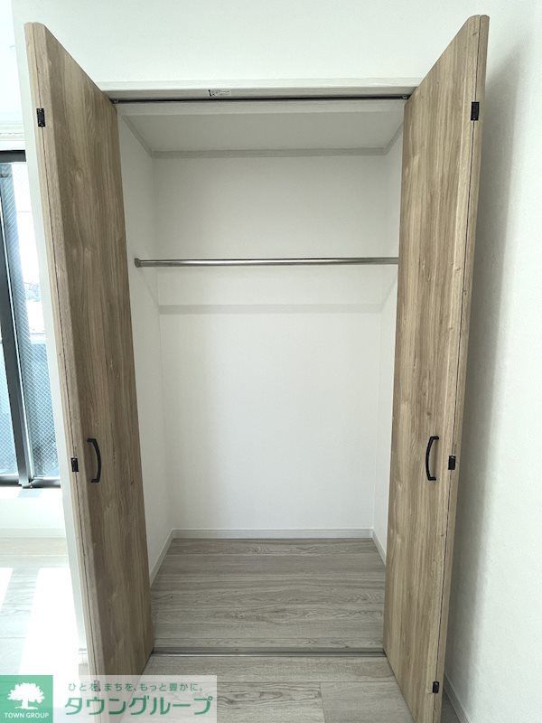 その他部屋・スペース　木目調のクローゼット！