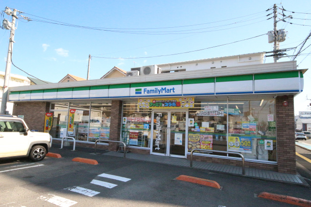 コンビニ　ファミリーマート 松山山越店（コンビニ）まで350m
