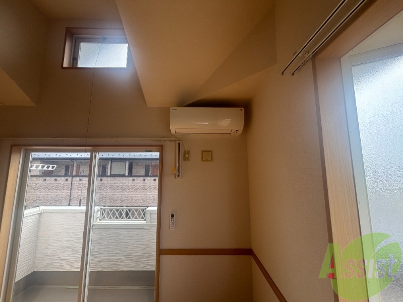 その他設備　リビングにエアコンが付いているため部屋の温度の調節が可能です