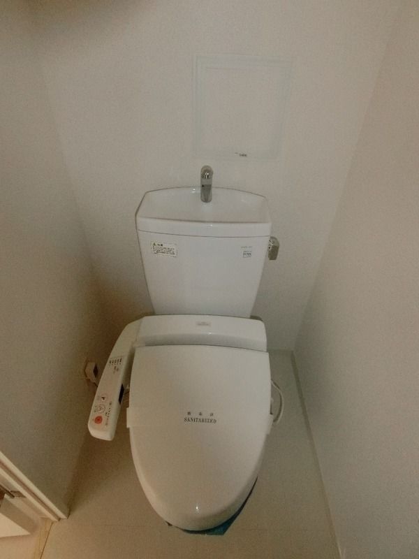 HF新横浜レジデンスのトイレ写真