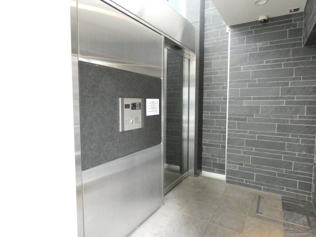 小田急線 世田谷代田駅 徒歩3分 10階建 築17年の外観写真