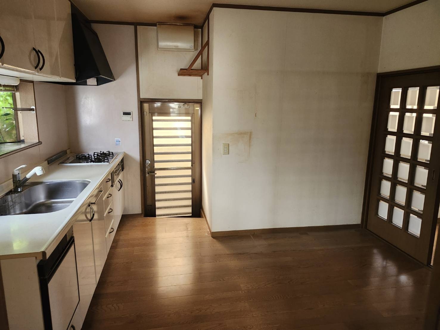 野上6丁目一戸建の居間写真