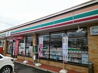 コンビニ　セブンイレブン和歌山津秦店様（コンビニ）まで450m