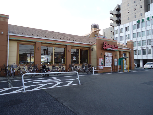飲食店　サイゼリヤ（飲食店）まで410m