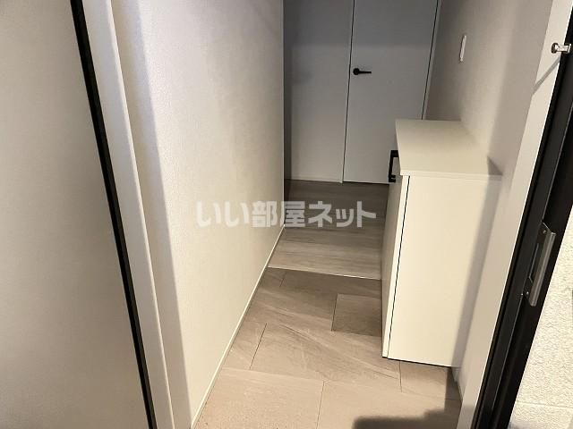 REGIES八尾駅前の玄関写真