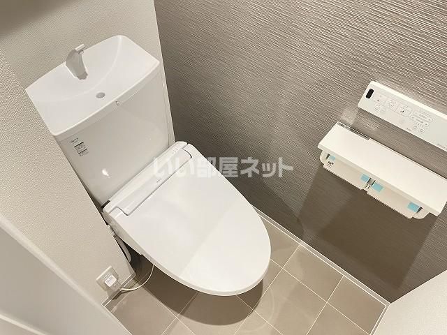 REGIES八尾駅前のトイレ写真