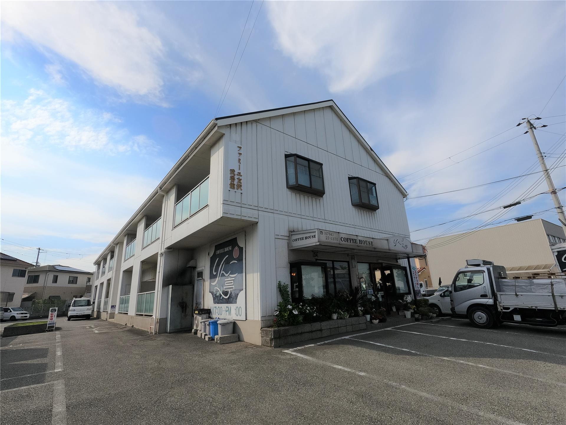 ＪＲ山陽本線 加古川駅 バス乗車時間：10分 最寄りバス停で下車 徒歩1分 築38年