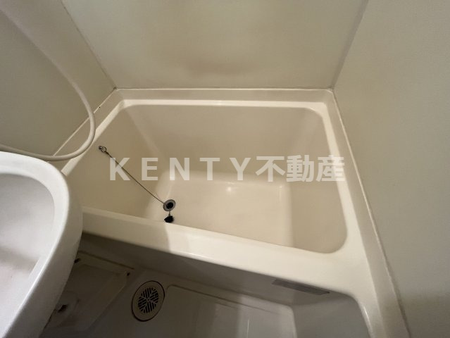 バス・シャワールーム　コンパクトで使いやすいお風呂です