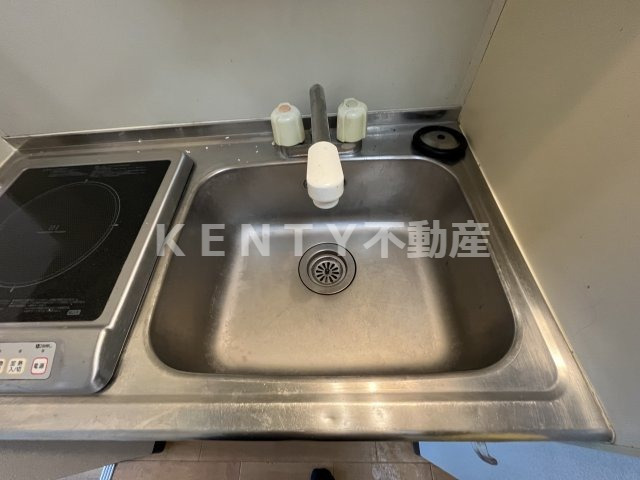 キッチン　コンパクトなキッチンで掃除もラクラク