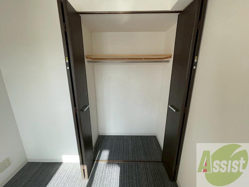 収納　寝室の収納です。部屋がすっきり片付きます。