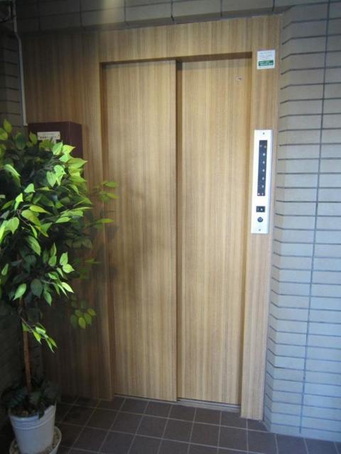その他共有部分　【エントランスホール】エレベーター