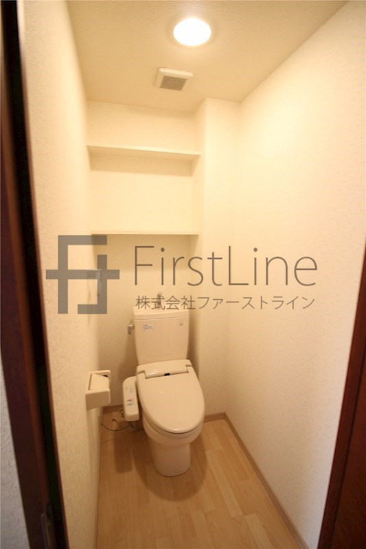トイレ　別号室の写真です