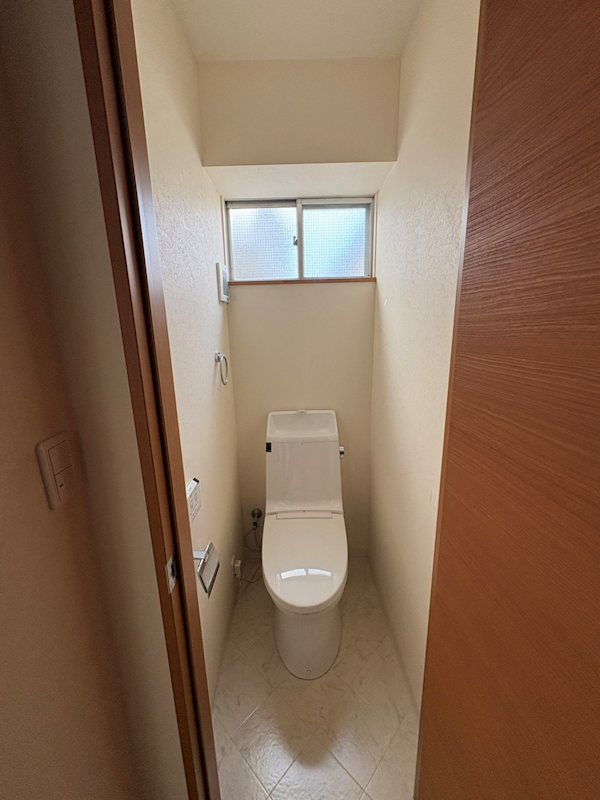 京急本線 雑色駅 徒歩9分 2階建 築55年のトイレ写真