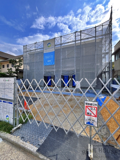 エントランス　外観（建設中）