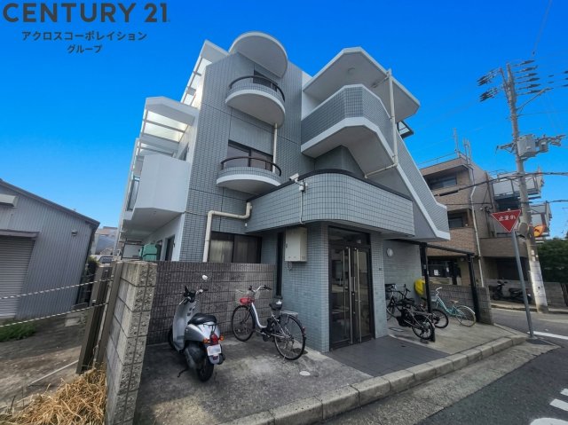 建物外観　敷地内に駐車場があります！
