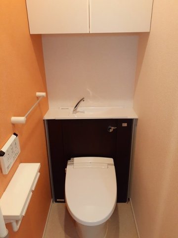 ＪＲ高崎線 籠原駅 徒歩6分 3階建 築7年のトイレ写真