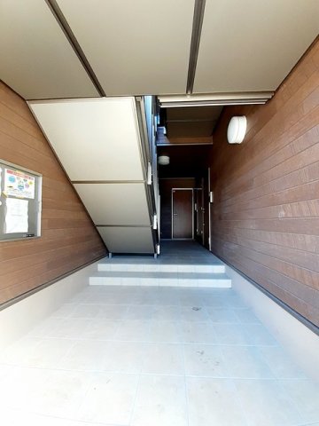 ＪＲ高崎線 籠原駅 徒歩6分 3階建 築7年の外観写真
