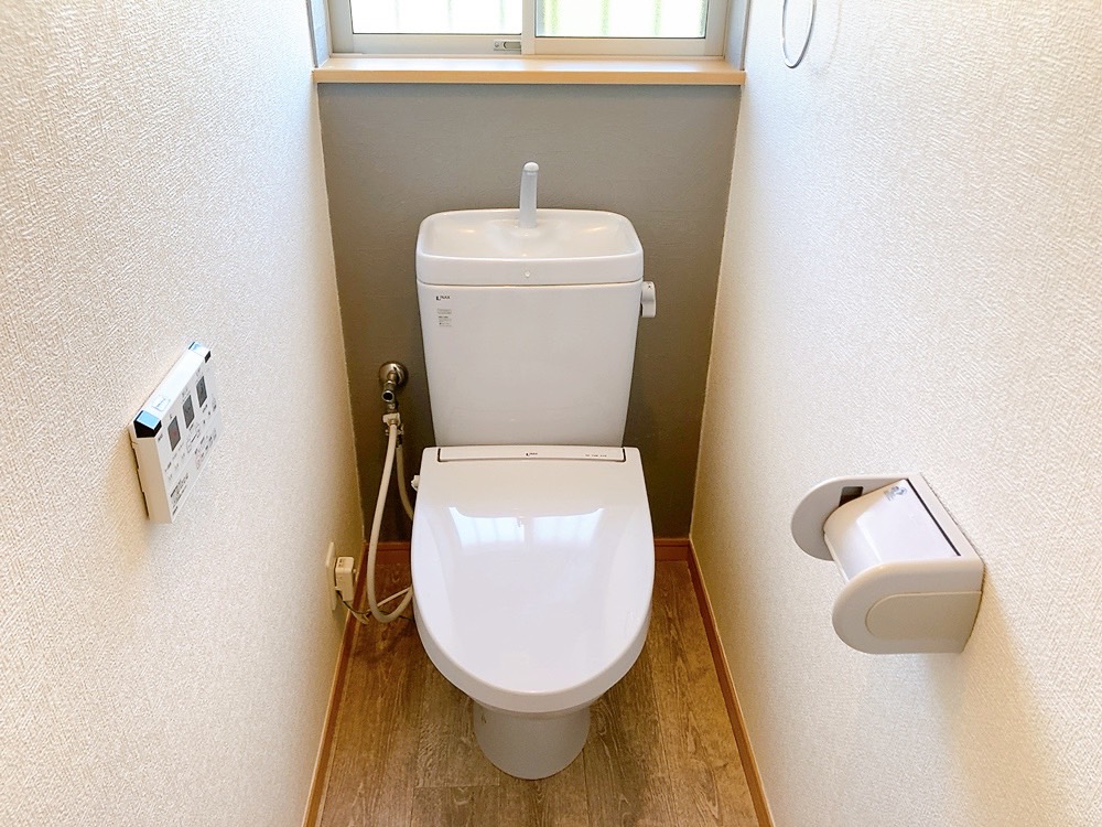 ＪＲ阪和線 和泉府中駅 徒歩22分 2階建 築21年のトイレ写真