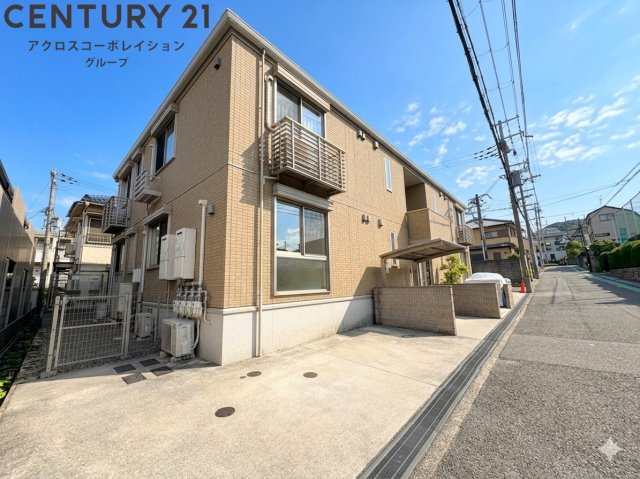 建物外観　オートロック付きで外部からの出入りが無く安心です♪
