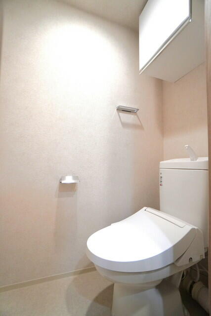 トイレ　※写真は同タイプ住戸です。