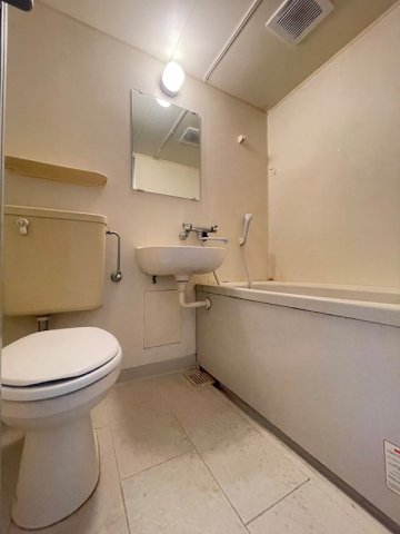 ＪＲ山陽本線 神戸駅 徒歩7分 9階建 築38年の風呂写真