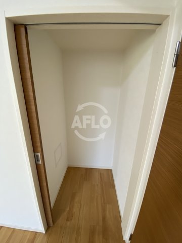 収納　アーデンタワー福島ウエスト　ウォークインクローゼット