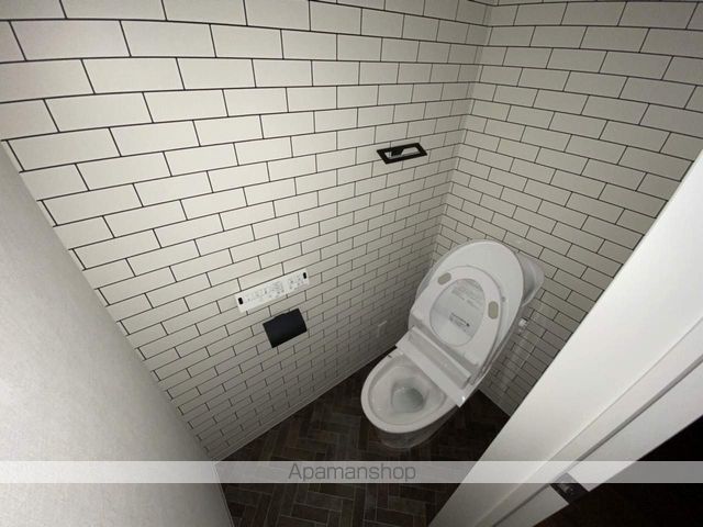 ＪＲ大阪環状線 桃谷駅 徒歩10分 3階建 築6年のトイレ写真