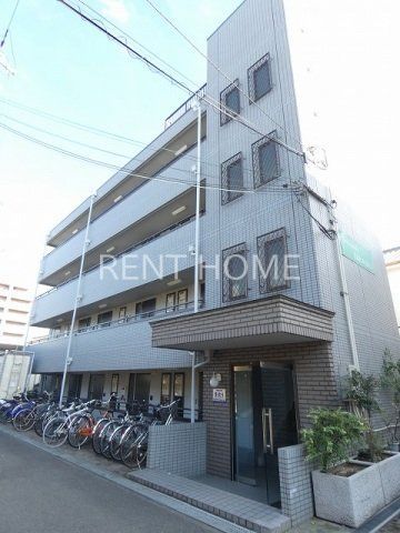 建物外観　鉄骨造４階建て