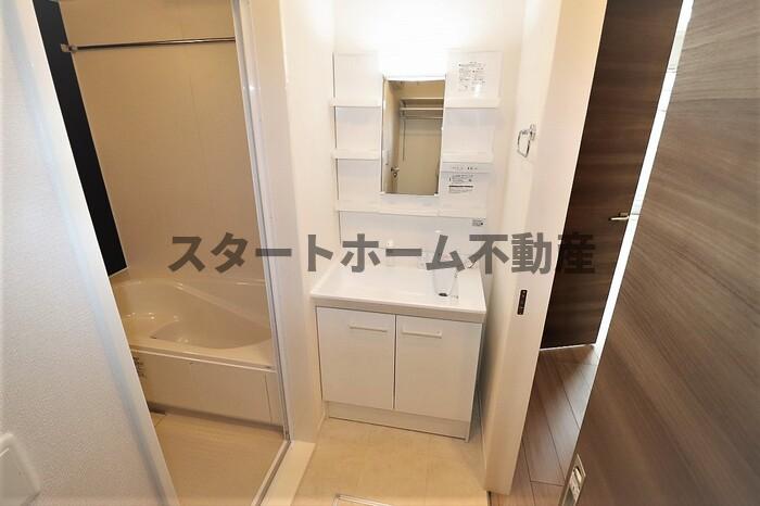 洗面設備　使いやすい洗面所です