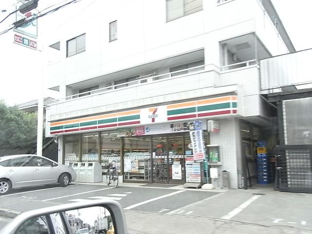 コンビニ　セブンイレブン（コンビニ）まで240m