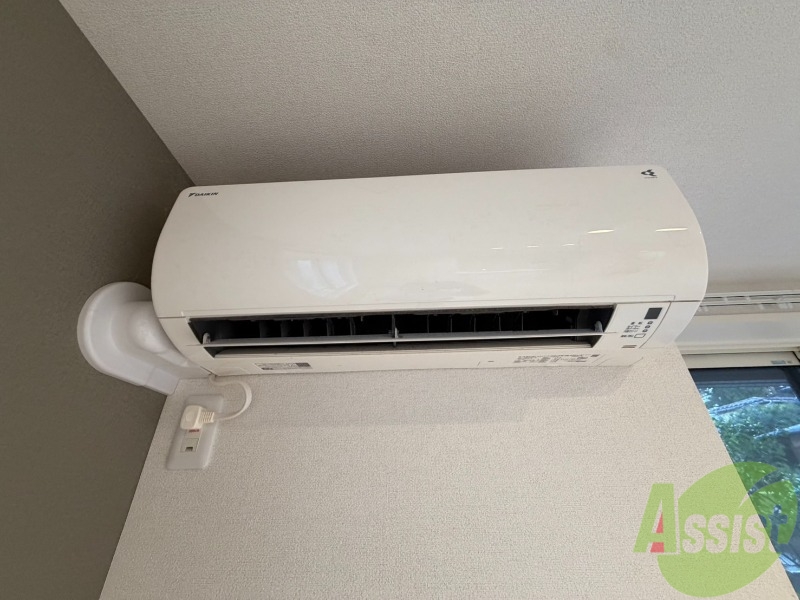 その他設備　こちらのお部屋がエアコン完備になります。年中快適に過ごせます