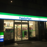 コンビニ　ファミリーマート（コンビニ）まで152m