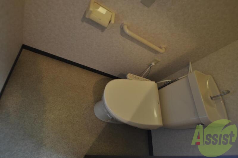 トイレ　うれしいウォシュレット完備。心地よい空間です。