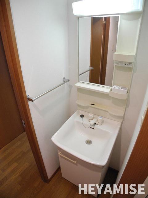 洗面設備　※同間取りの別の階のお部屋の写真です※