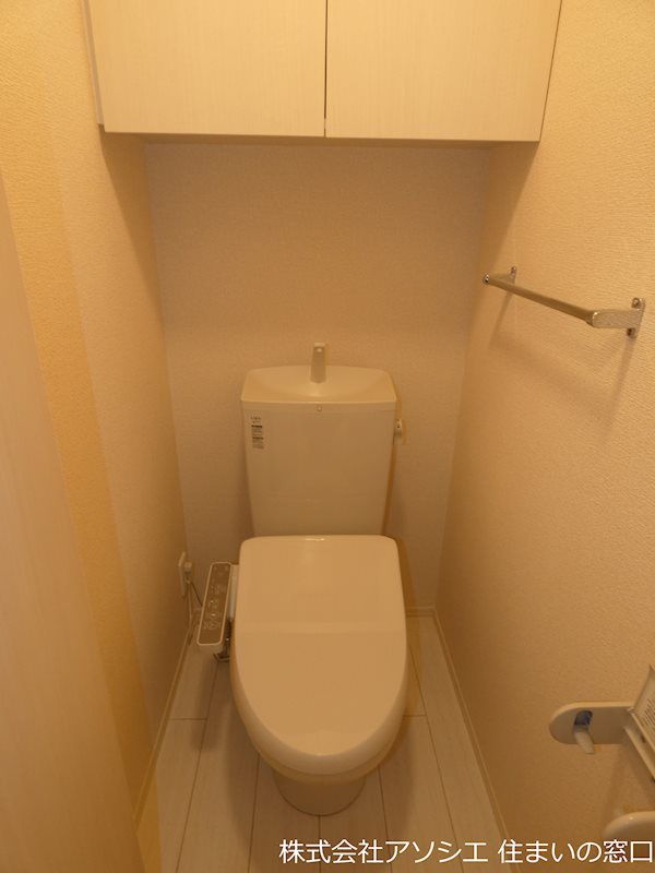 トイレ　ウォシュレット便座