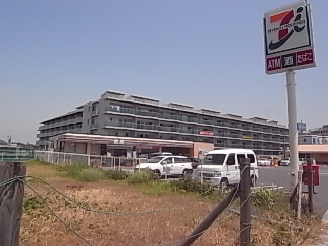 コンビニ　セブンイレブン茅ヶ崎サザンビーチ店（コンビニ）まで412m