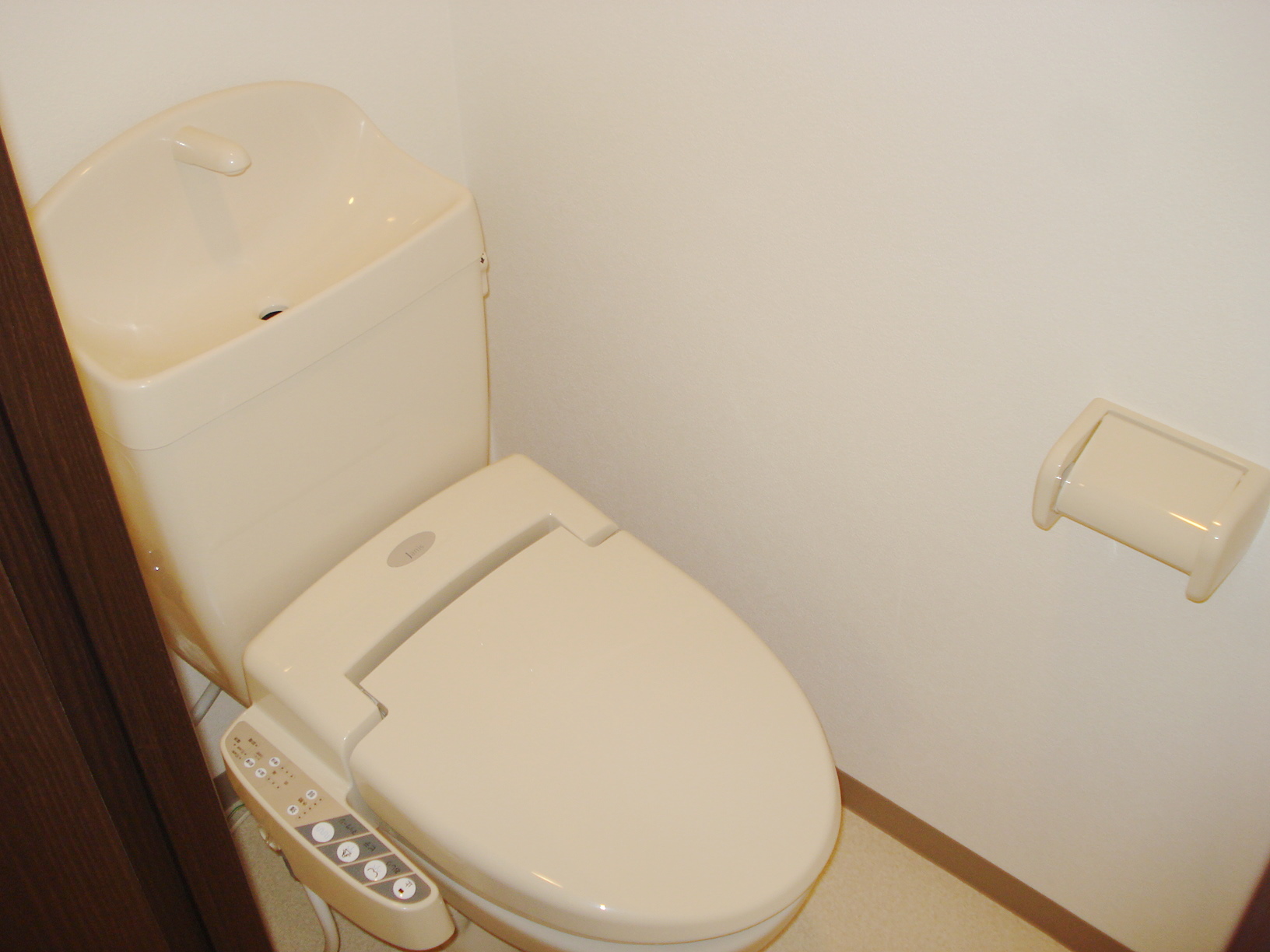 地下鉄谷町線 出戸駅 徒歩5分 2階建 築18年のトイレ写真