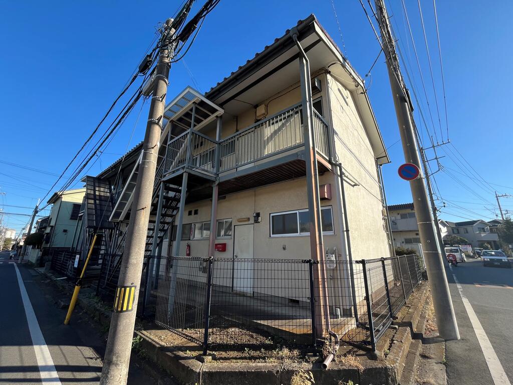 【町田ハイツの建物外観】