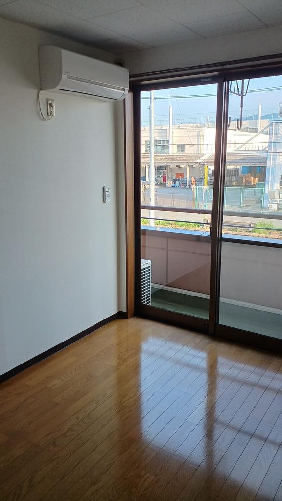 東富岡ハイツの居間写真