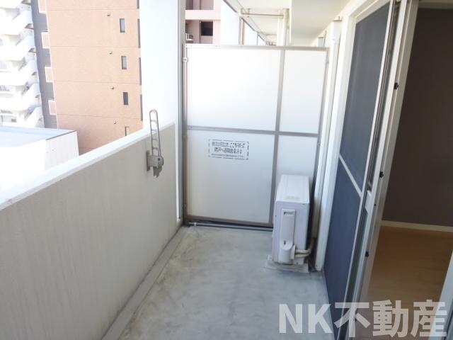 バルコニー　外からの目が気にならないバルコニーで洗濯物が干せます