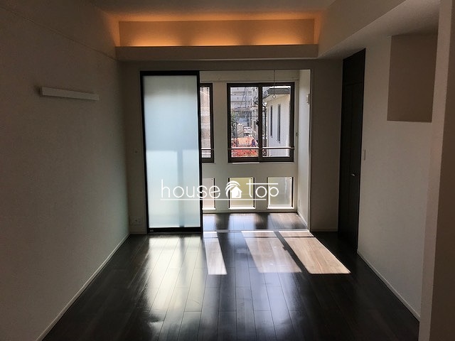 居室・リビング　南向きの明るいお部屋♪2面採光なので日当たり通風良好です！