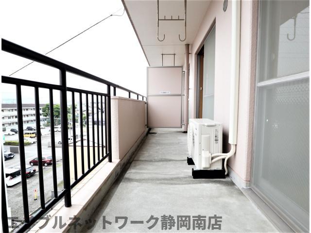 【静岡市駿河区登呂のマンションのバルコニー】