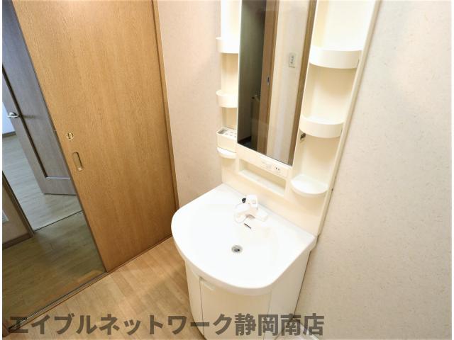 【静岡市駿河区登呂のマンションの洗面設備】