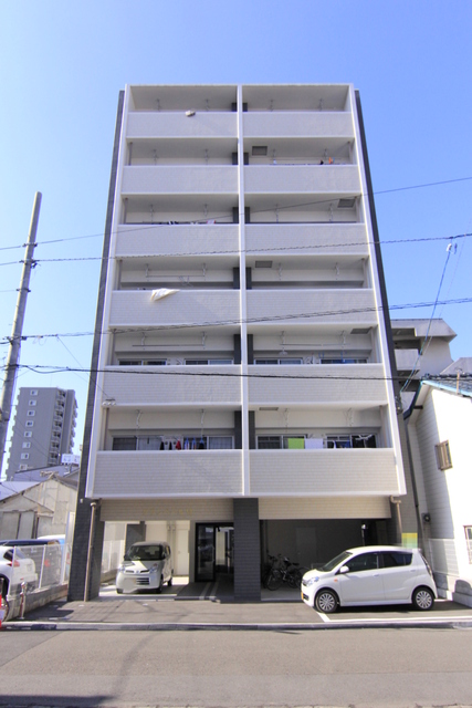 松山市柳井町のマンションの建物外観