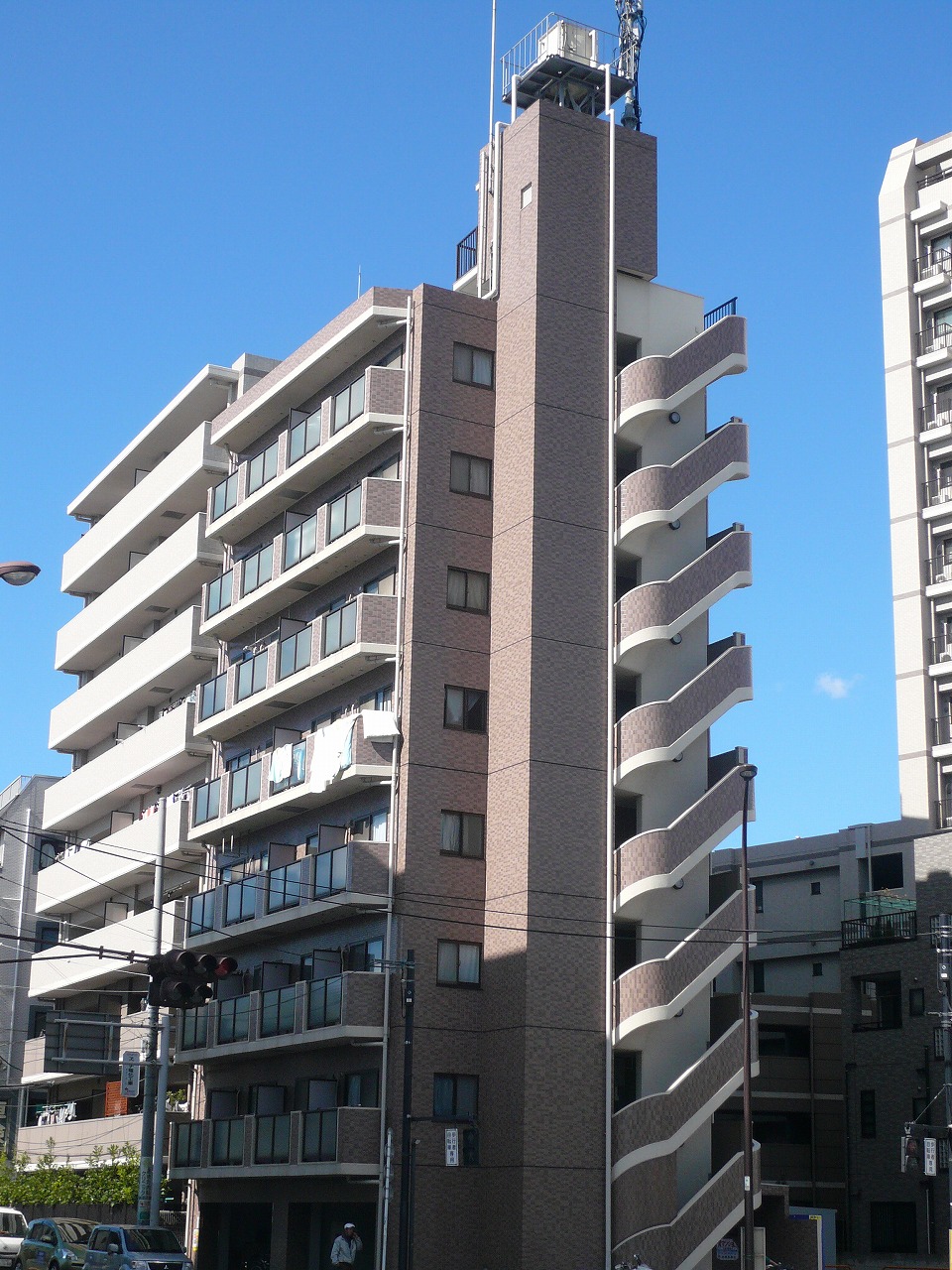 大田区西糀谷のマンションの建物外観