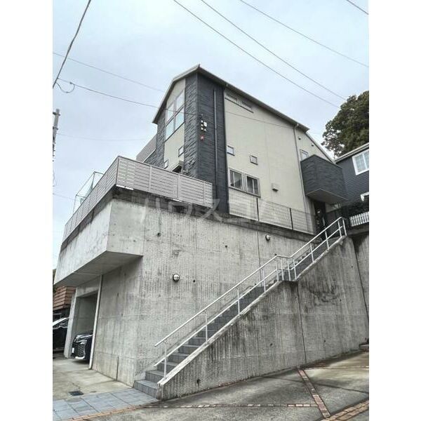 神奈川県横浜市青葉区松風台（一戸建）の賃貸物件の外観