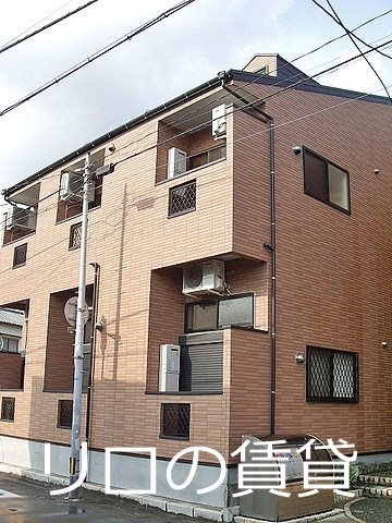 福岡市博多区板付のアパートの建物外観