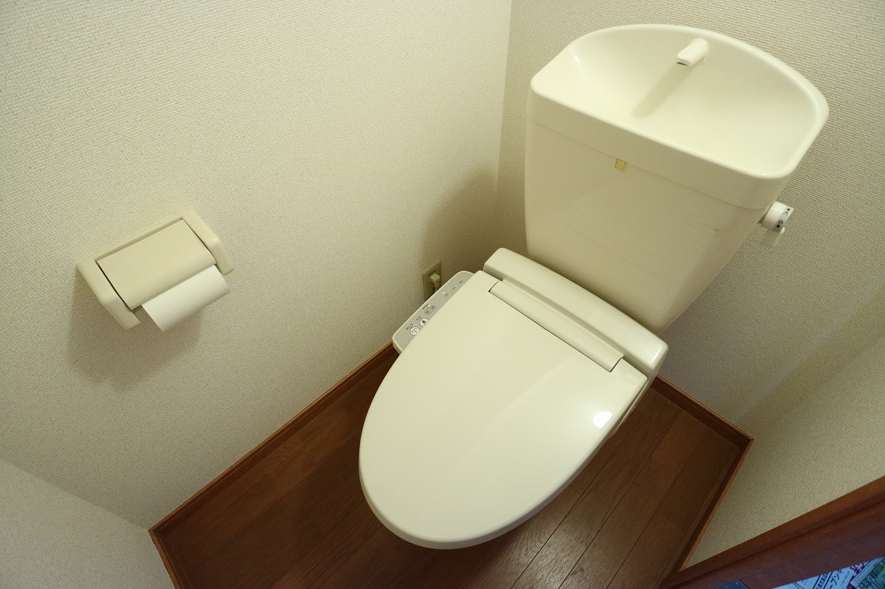 トイレ　温水洗浄便座