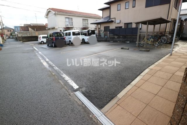 【和歌山市中之島のアパートの駐車場】