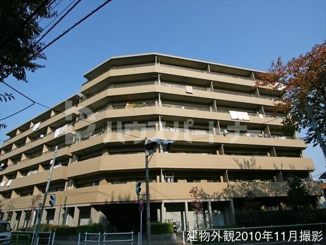 【板橋区桜川のマンションの建物外観】